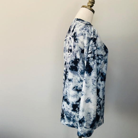 Blue Pullover Medium - Picture 5 of 7